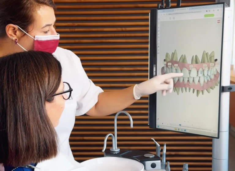 Si può bere caffè con le mascherine trasparenti