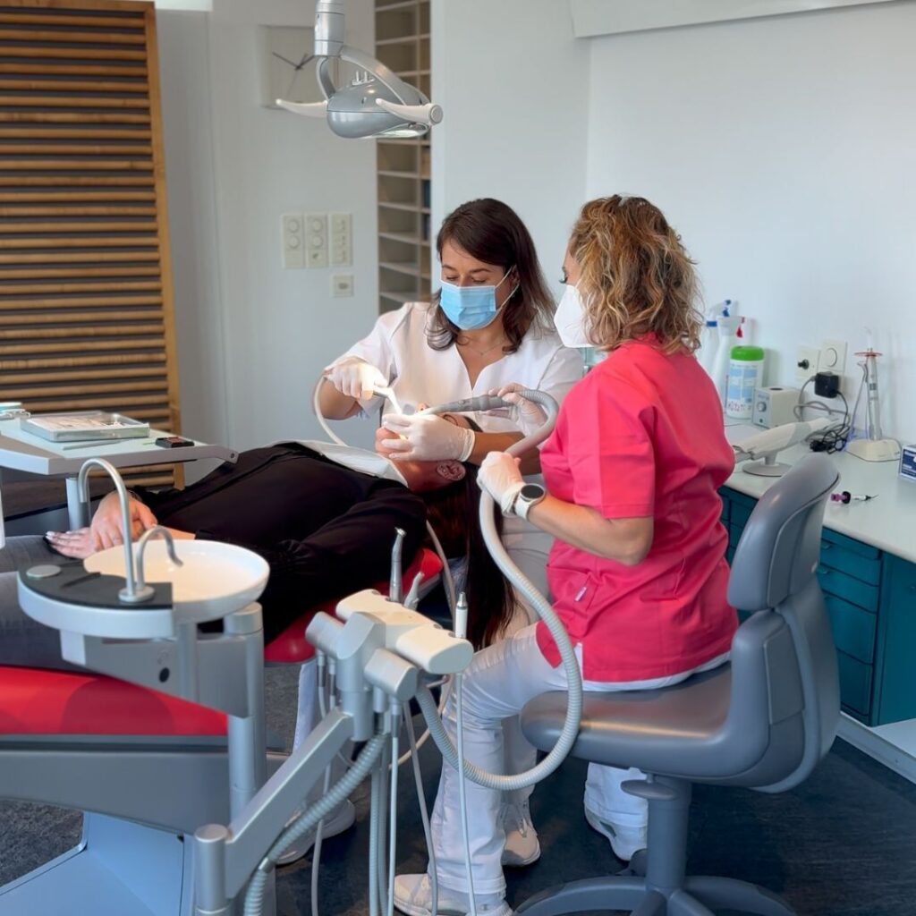 Come pulire l'apparecchio fisso: guida completa 1 IGIENE pulizia denti a Lugano 1