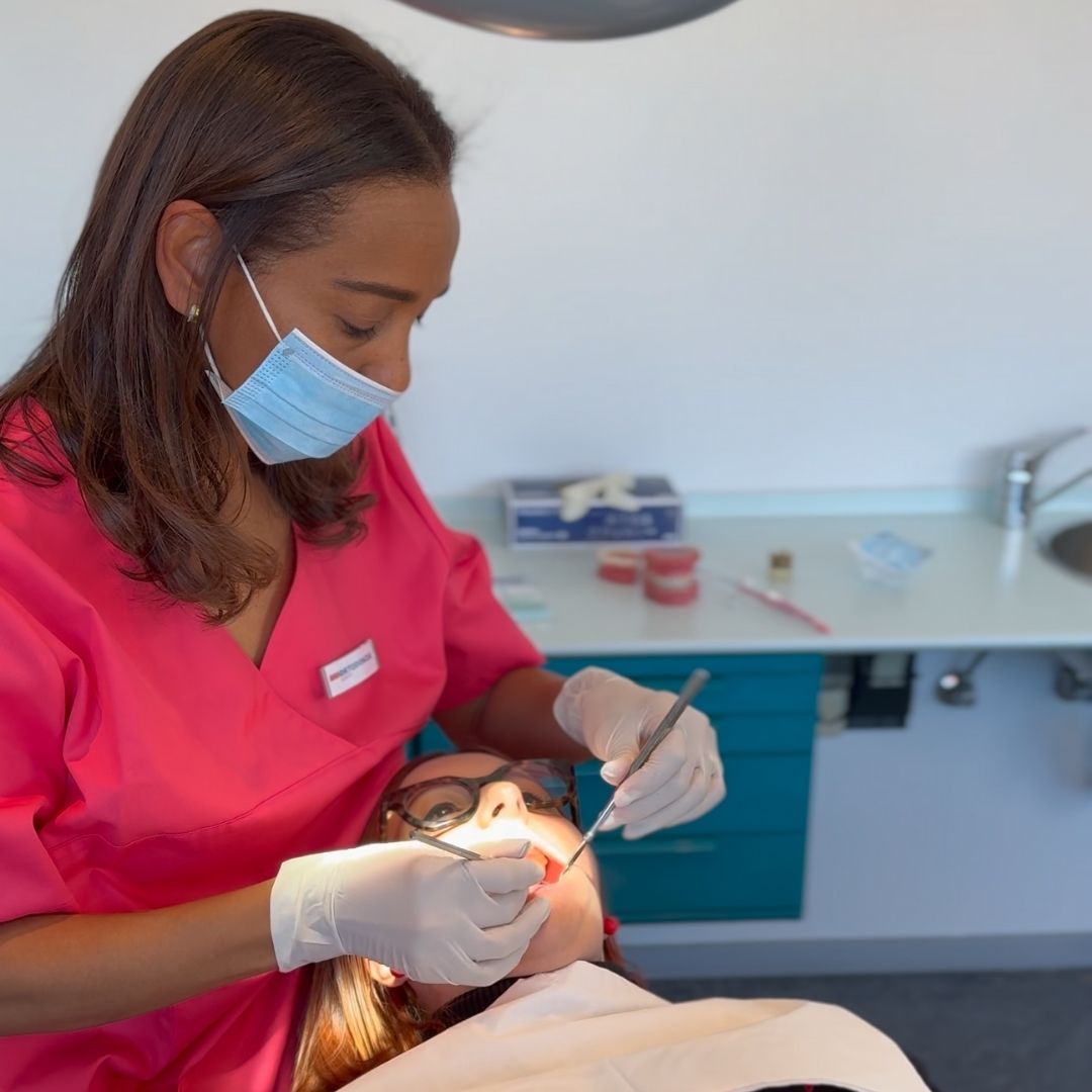 Chi Siamo 15 Controllo igiene orale - AMOrtodonzia