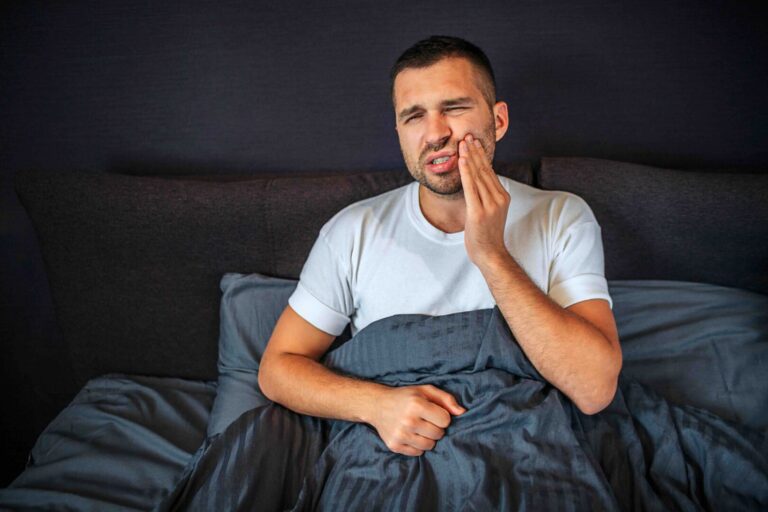 Mal di denti notturno con apparecchio